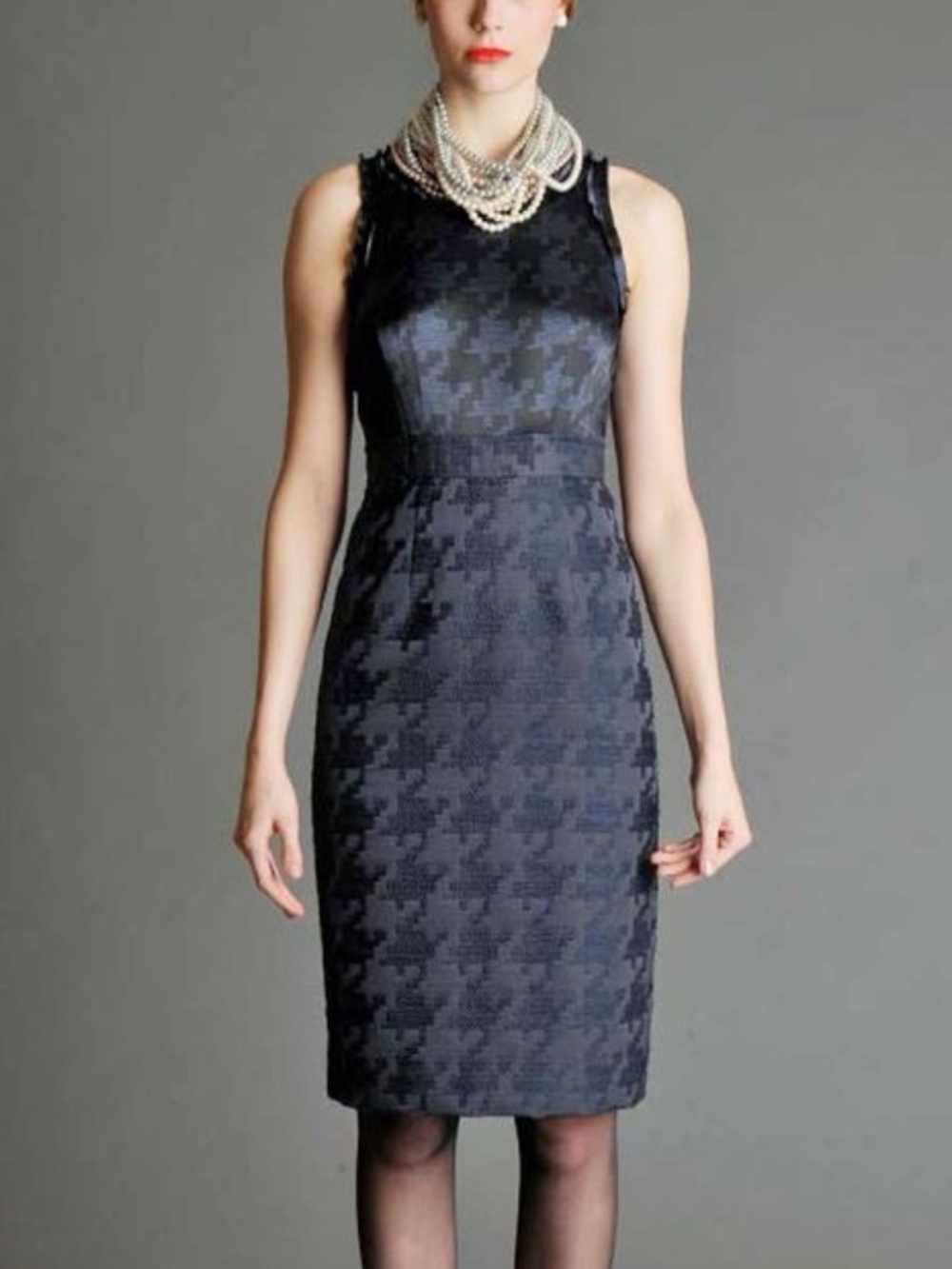 Banana Republic Mad Men Navy Silk Sleeveless Houndstooth- Jacard Midi Dress